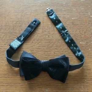 Black Velvet Adjustable Bow Tie